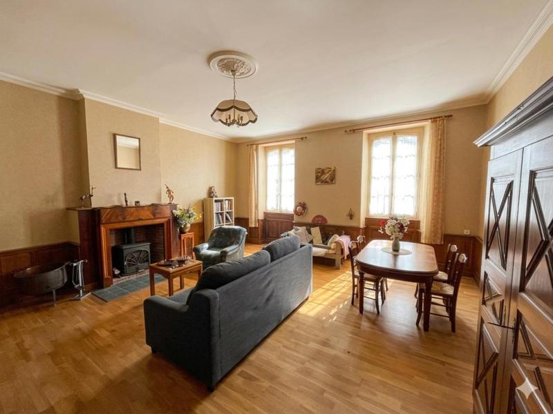 Propriété - 579 m² - 17 pièces