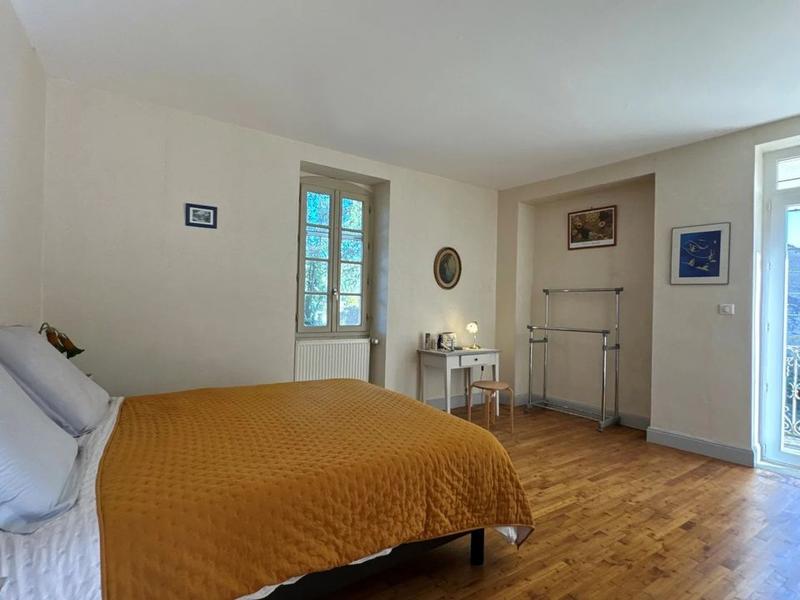 Maison - 537 m² - 22 pièces