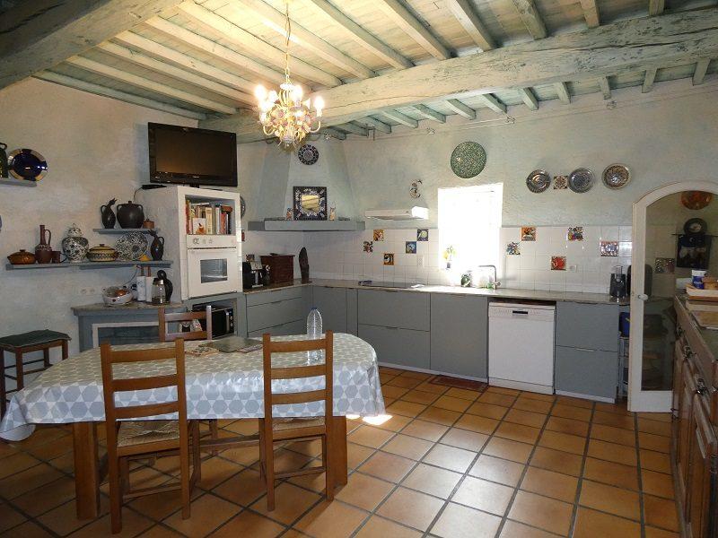 Maison - 468 m² - 12 pièces