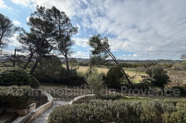 Maison - 9 720 m² - 3 pièces