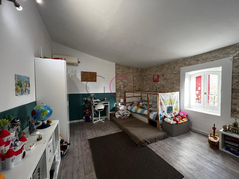 Propriété - 400 m² - 10 pièces