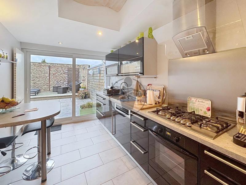 Maison - 80 m² - 4 pièces