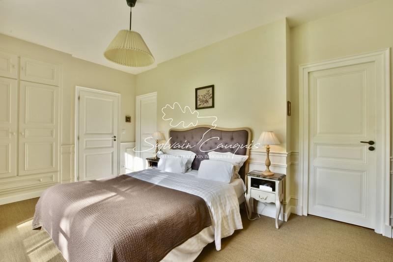 Maison bourgeoise - 270 m² - 9 pièces