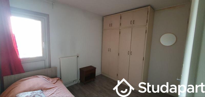 Chambre - 50 m² - 1 pièce