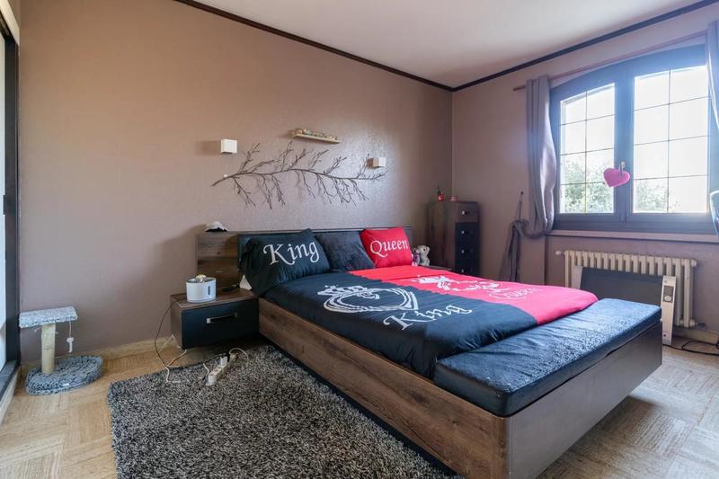 Maison - 328 m² - 9 pièces