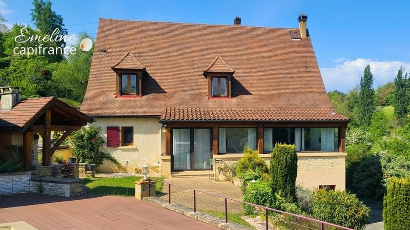 Maison - 263 m² - 10 pièces