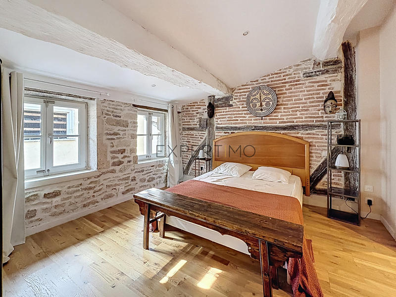 Maison - 249 m² - 7 pièces