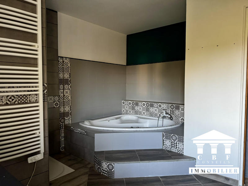 Maison - 159 m² - 7 pièces