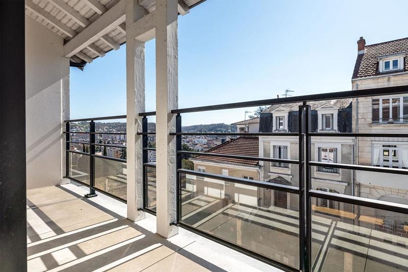 Maison - 230 m² - 7 pièces