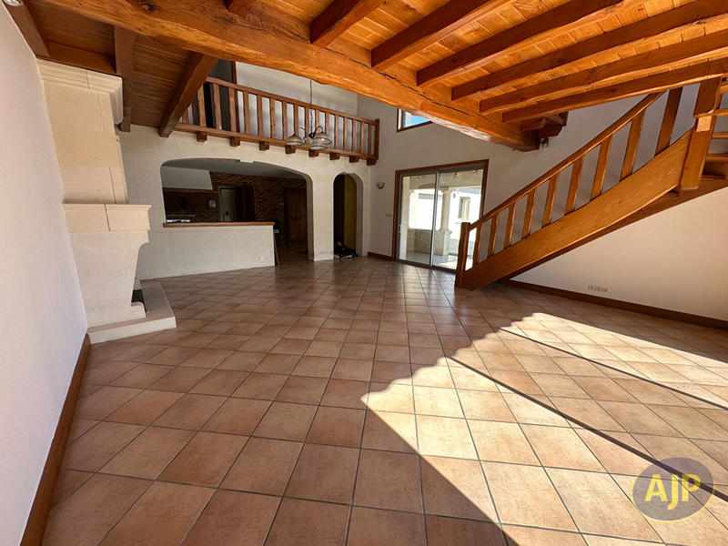 Maison - 200 m² - 7 pièces