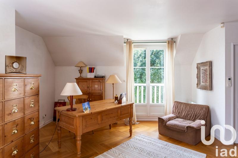Maison - 218 m² - 8 pièces