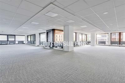 Bureau - 609 m²