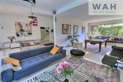 Villa - 283 m² - 8 pièces