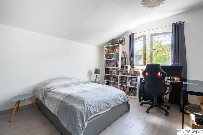 Maison - 177 m² - 9 pièces