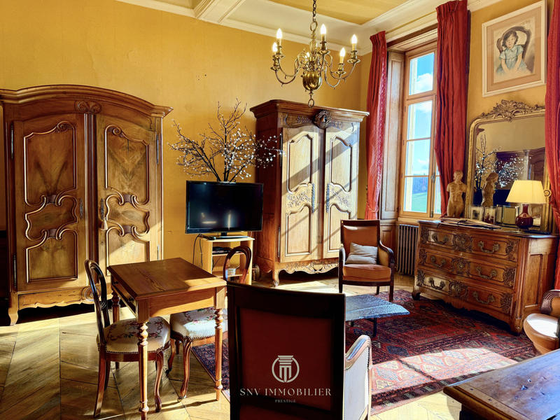 Maison - 317 m² - 13 pièces