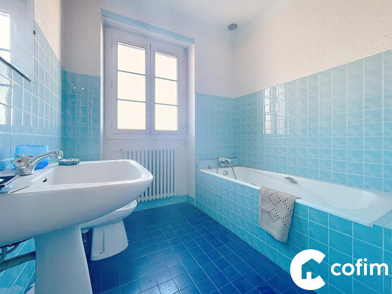 Maison - 550 m² - 15 pièces