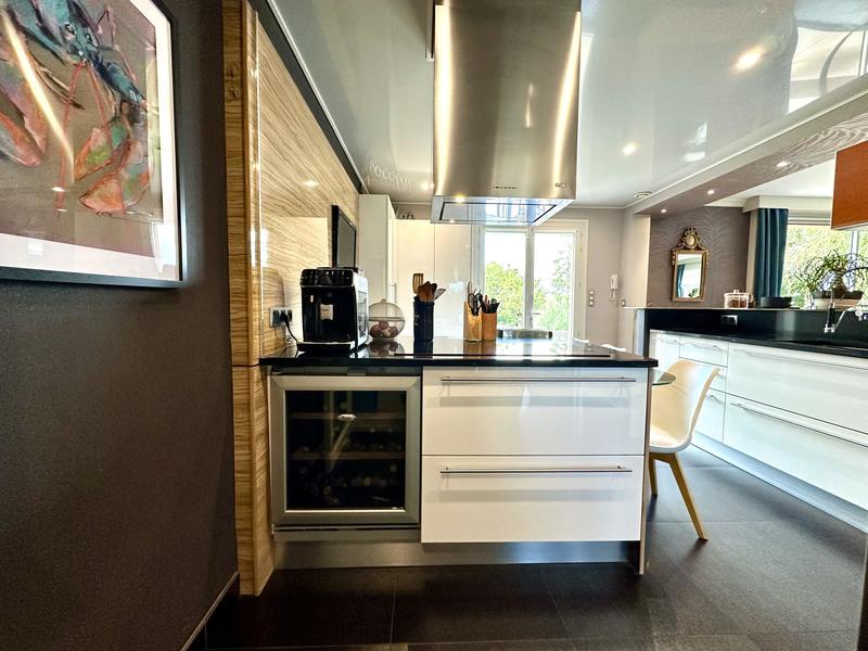 Maison - 230 m² - 5 pièces