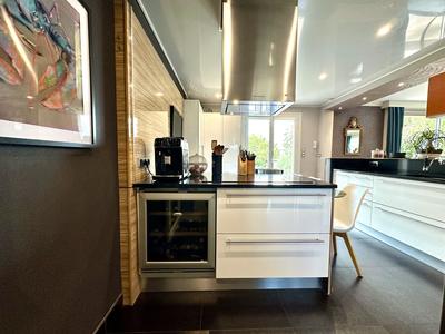 Maison - 230 m² - 5 pièces