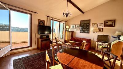 Appartement - 99 m² - 5 pièces