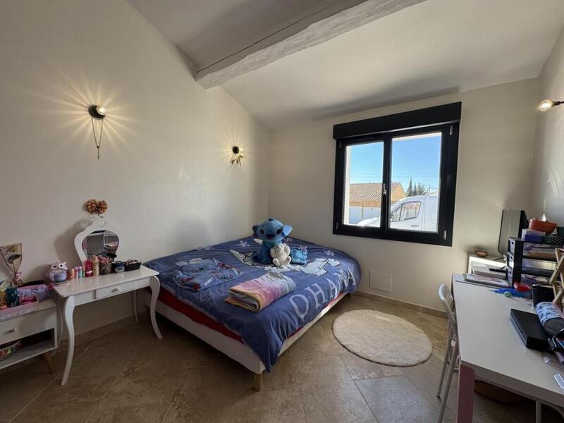 Maison - 318 m² - 9 pièces