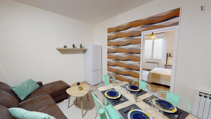 Chambre - 14 m² - 6 pièces