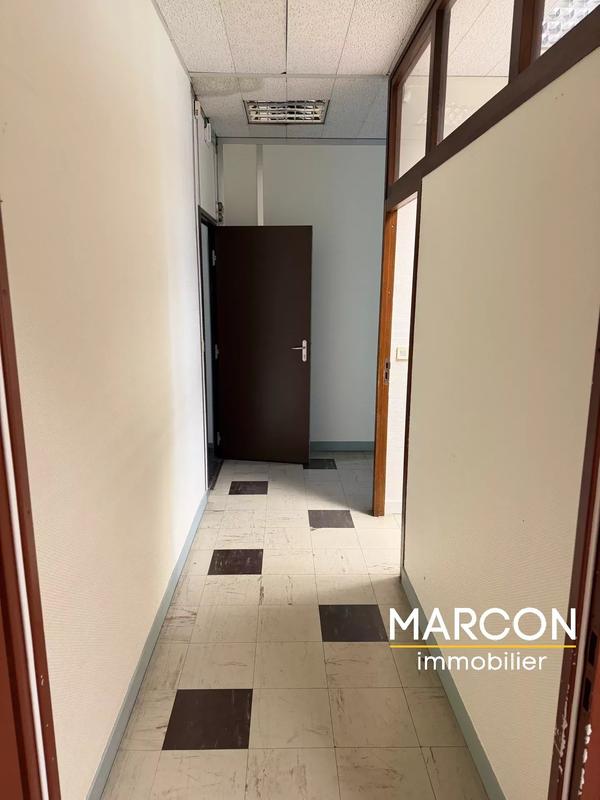 Bureau - 100 m² - 5 pièces