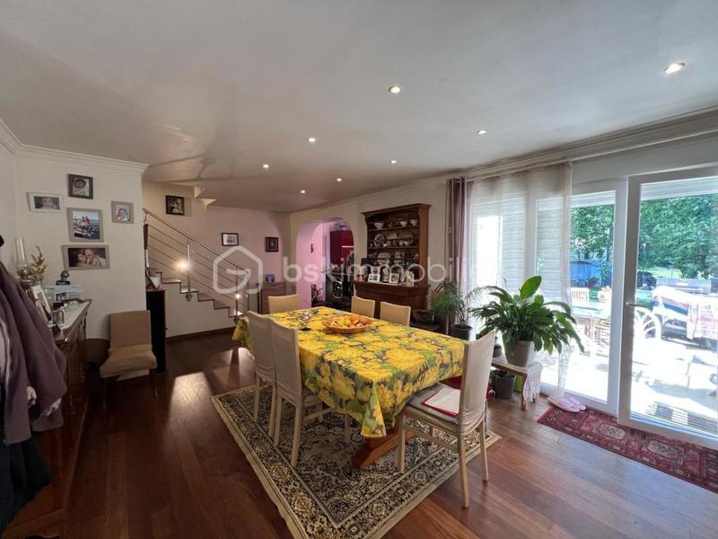 Maison - 142 m² - 5 pièces