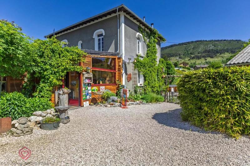 Propriété - 500 m² - 17 pièces