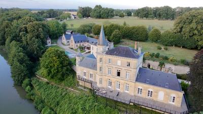 Château - 650 m² - 15 pièces