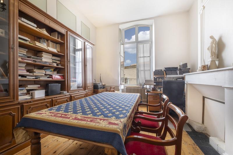 Château - 360 m² - 12 pièces