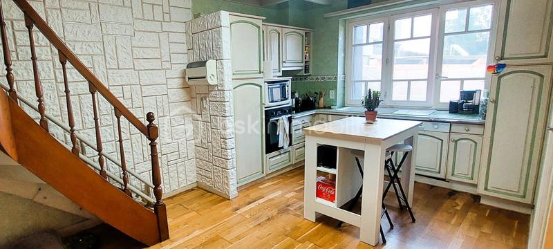 Maison de village - 180 m² - 13 pièces