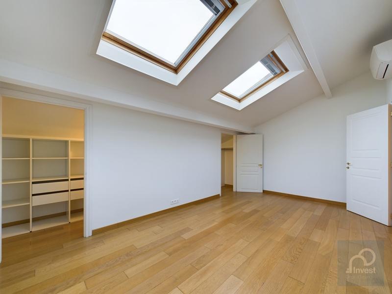 Duplex - 161 m² - 12 pièces