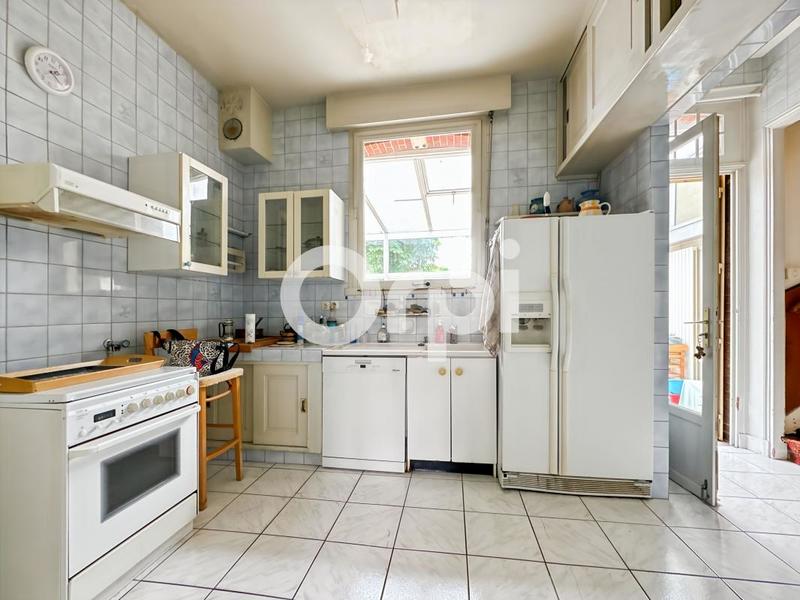 Maison - 314 m² - 10 pièces