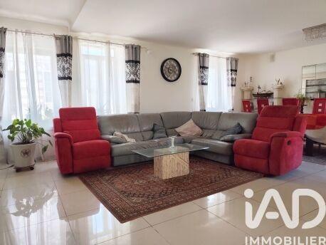 Maison de village - 220 m² - 8 pièces