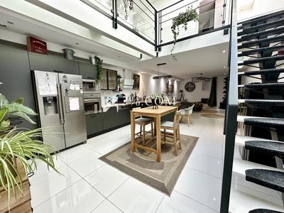 Maison - 121 m² - 5 pièces