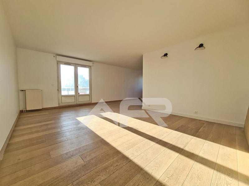 Appartement - 93 m² - 4 pièces