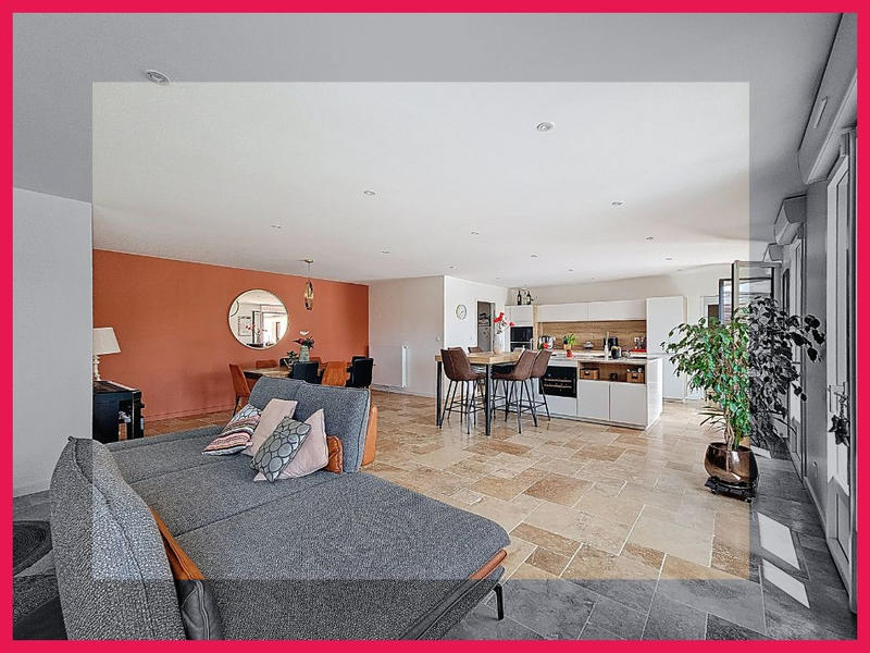 Maison - 260 m² - 10 pièces