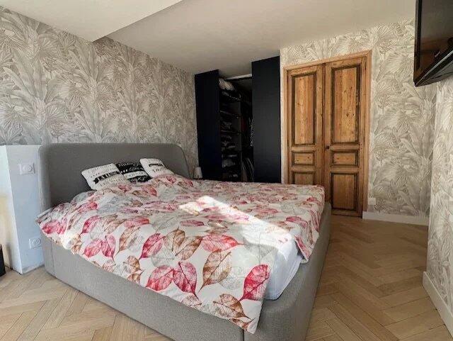 Maison de ville - 262 m² - 10 pièces