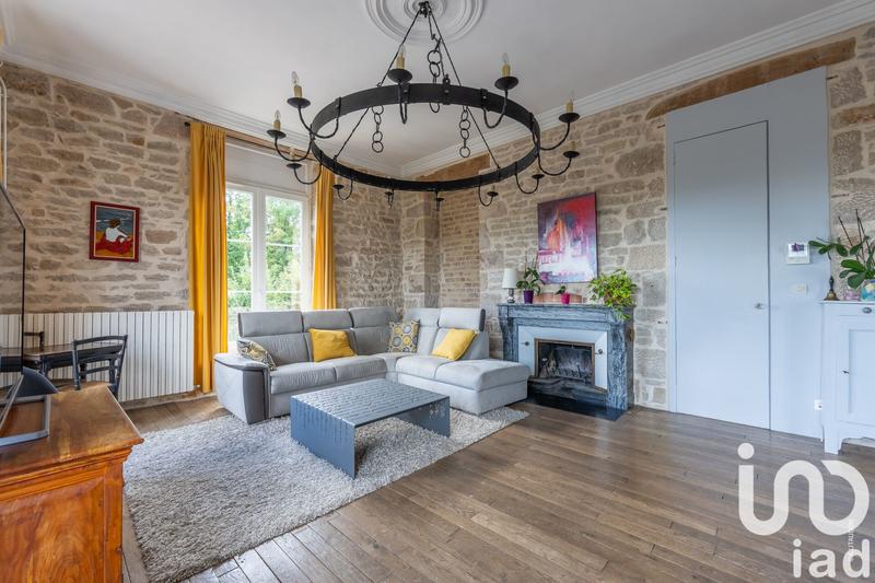 Maison - 234 m² - 7 pièces