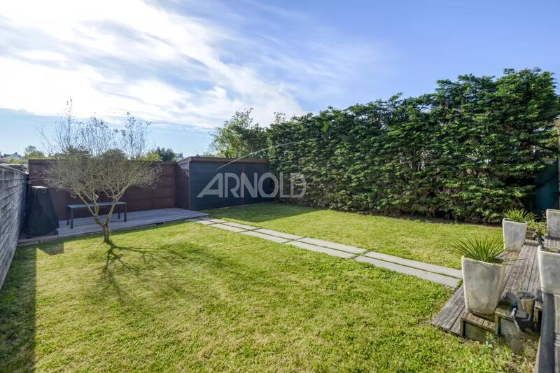 Maison - 211 m² - 7 pièces