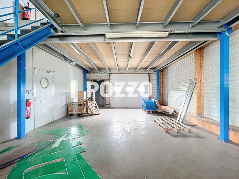 Local d'activité / Entrepôt - 798 m² - 9 pièces