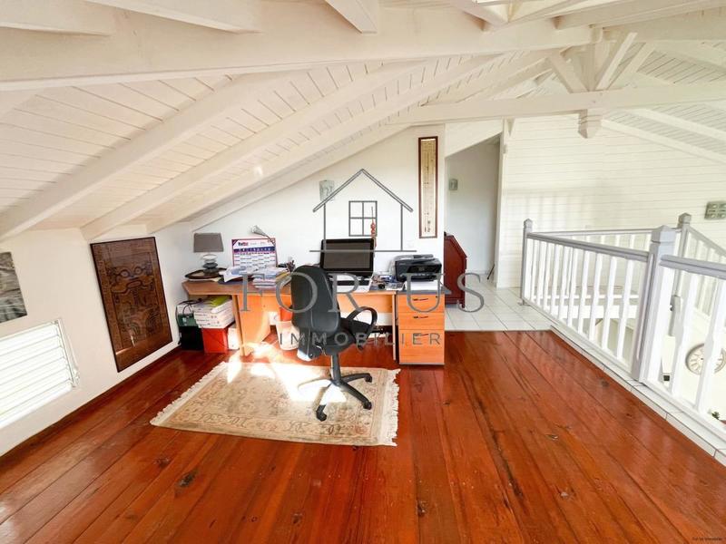 Villa - 200 m² - 10 pièces