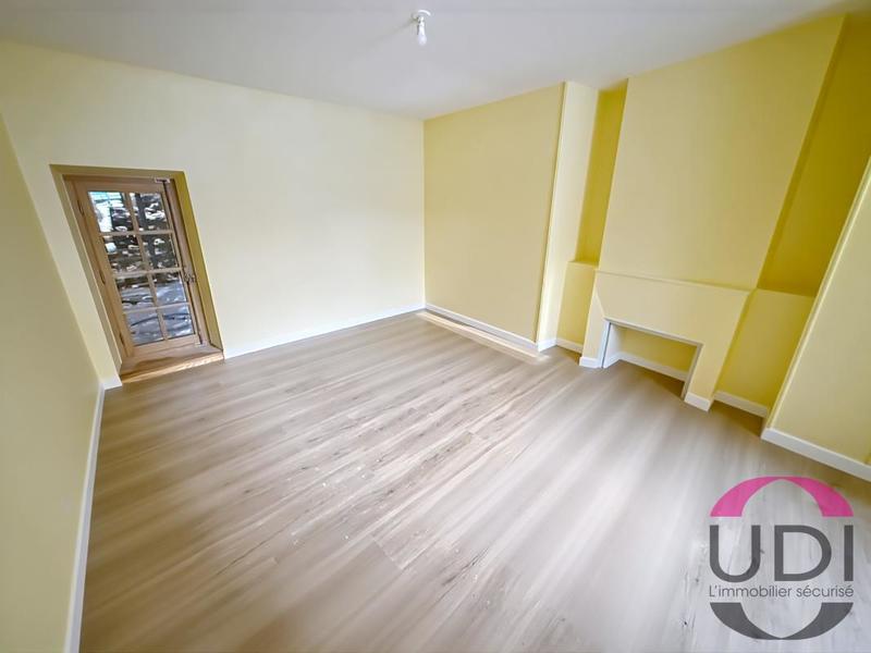 Maison en pierre - 74 m² - 2 pièces