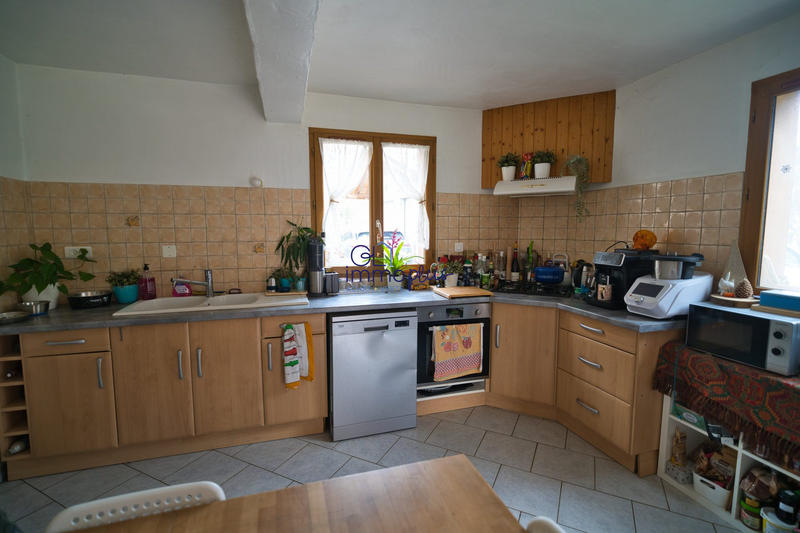 Maison traditionnelle - 202 m² - 8 pièces