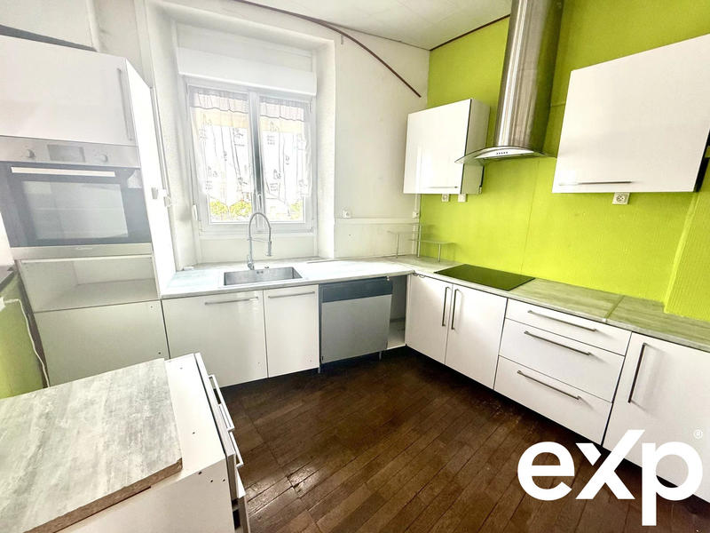 Maison - 163 m² - 9 pièces