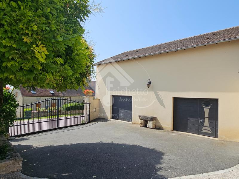 Propriété - 298 m² - 8 pièces