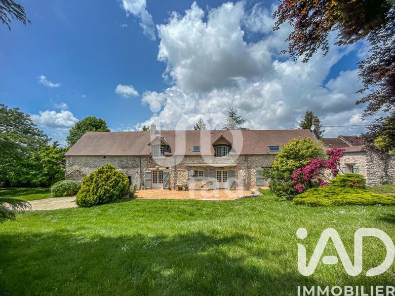 Maison - 215 m² - 9 pièces