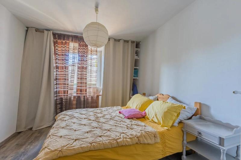 Maison - 180 m² - 7 pièces