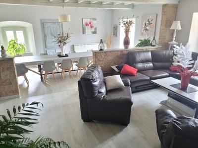 Maison - 200 m² - 7 pièces