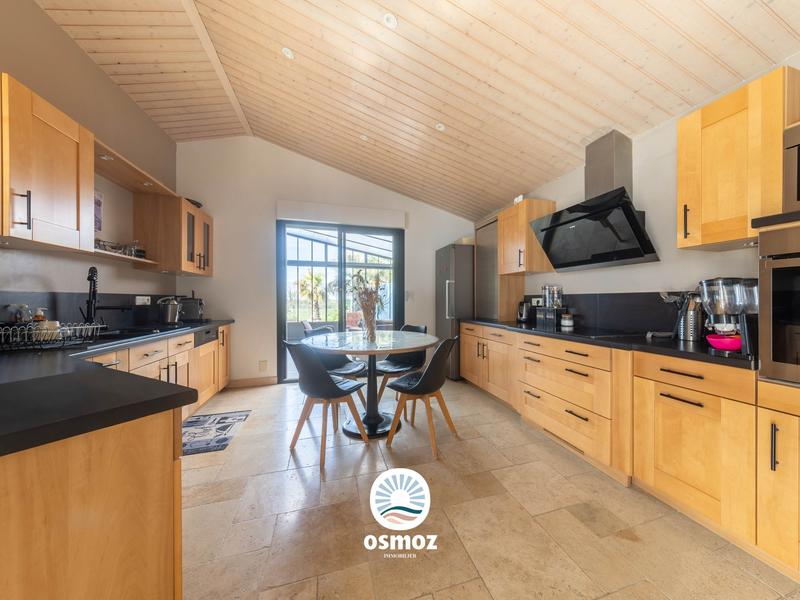 Maison - 197 m² - 7 pièces